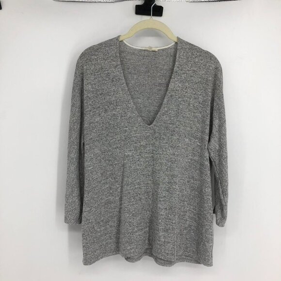 Aritzia Wilfred Free Grey Heathered Deep V neck 3/4 Sleeve Shirt size XS - Picture 3 of 15
